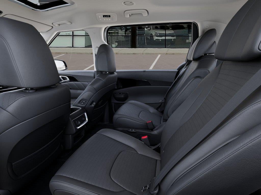 Vehicle photo 18