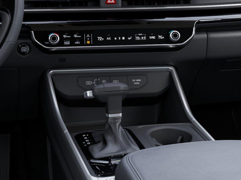 Vehicle photo 23