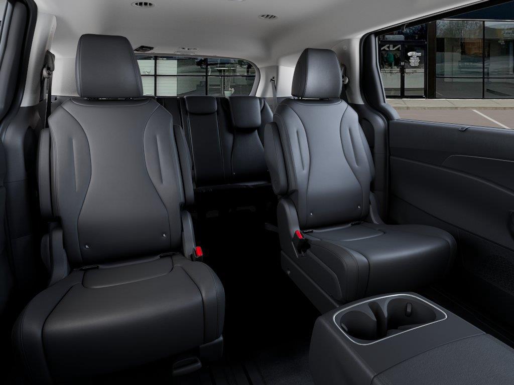 Vehicle photo 16