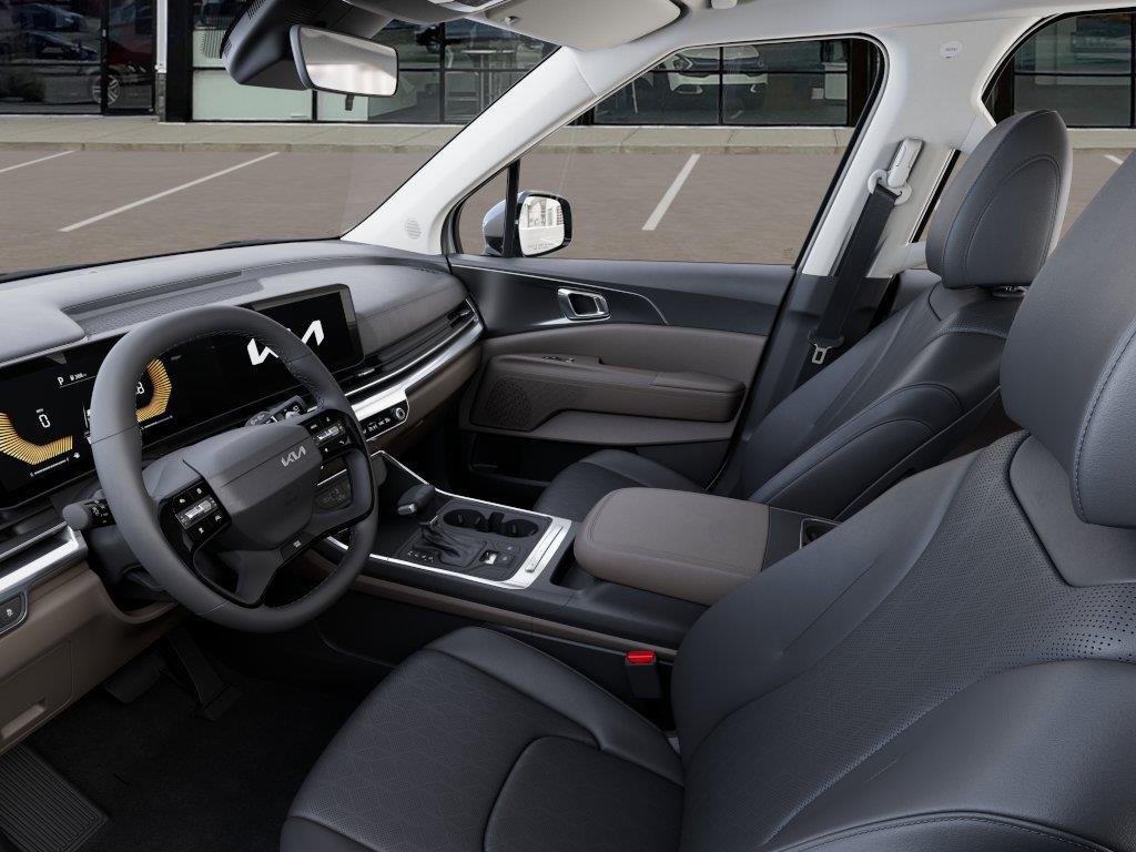 Vehicle photo 17