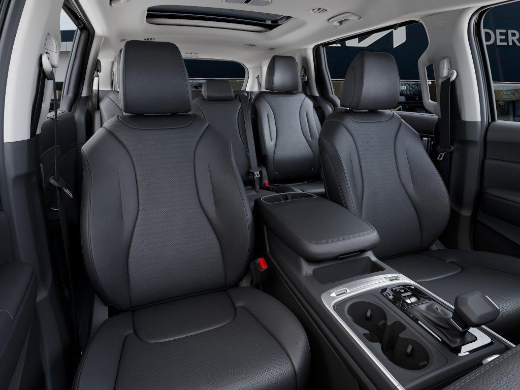 Vehicle photo 15