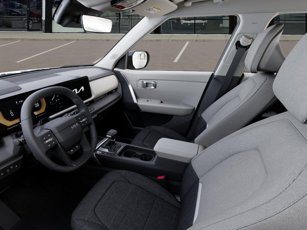 Vehicle photo 17
