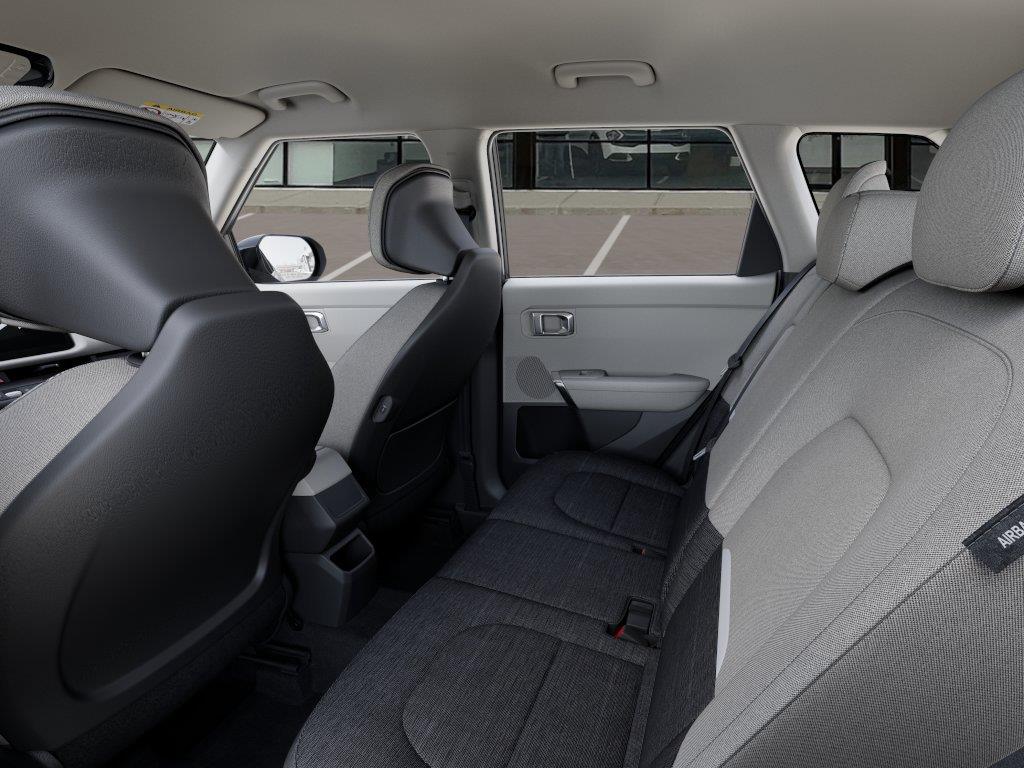 Vehicle photo 18