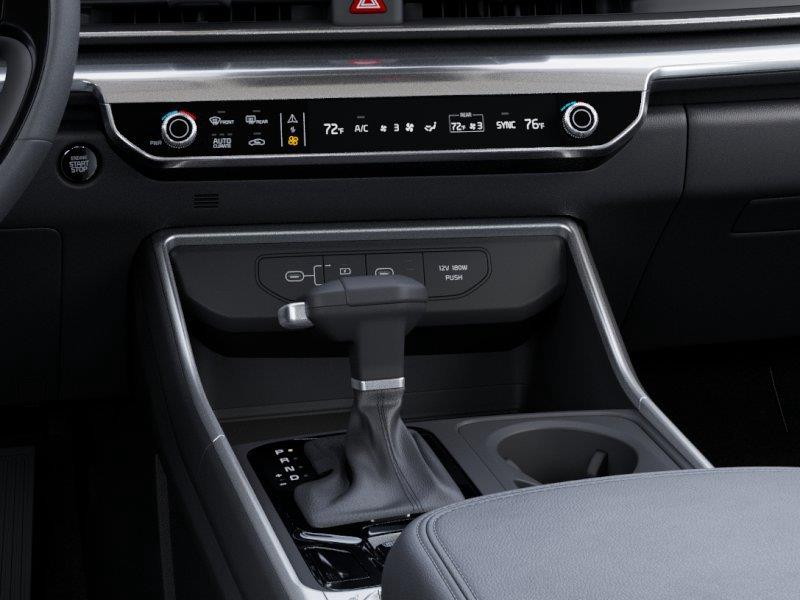Vehicle photo 23