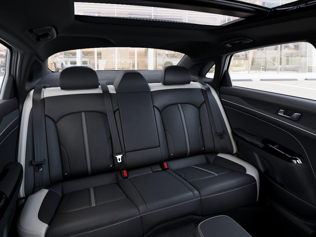 Vehicle photo 16