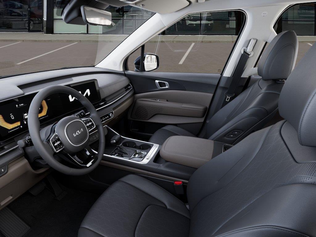 Vehicle photo 17