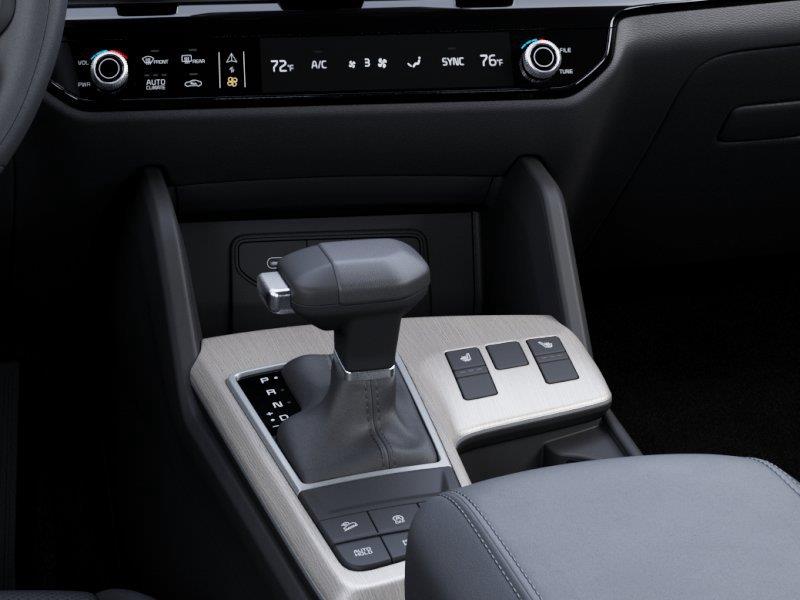 Vehicle photo 23