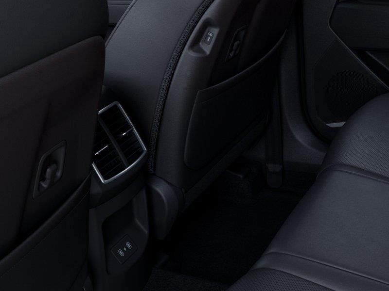 Vehicle photo 26