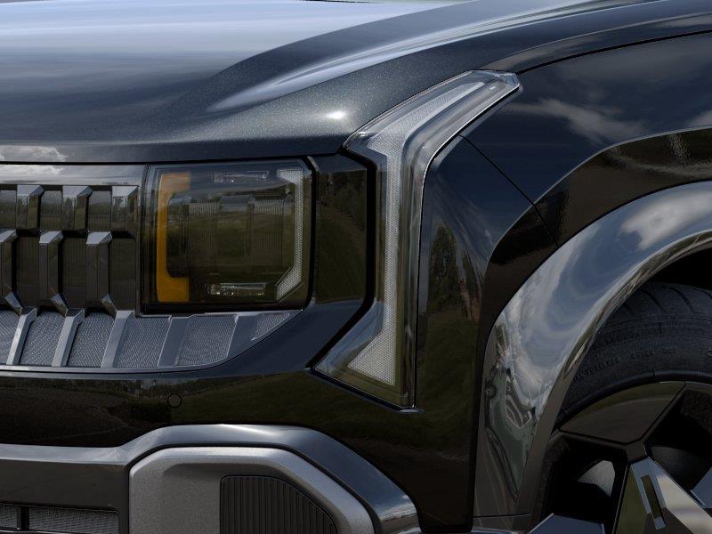 Vehicle photo 10