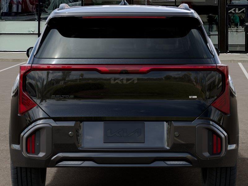 Vehicle photo 13