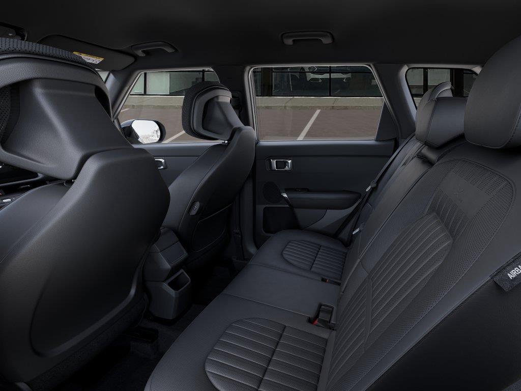 Vehicle photo 18