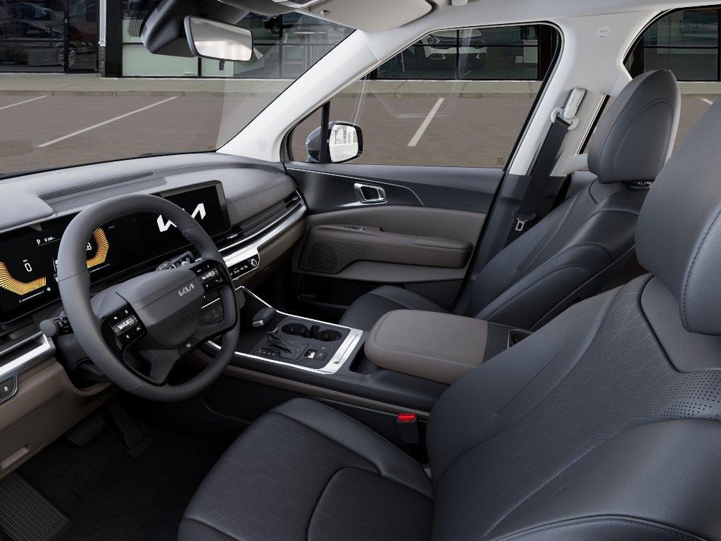 Vehicle photo 17