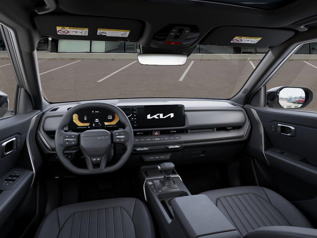 Vehicle photo 14