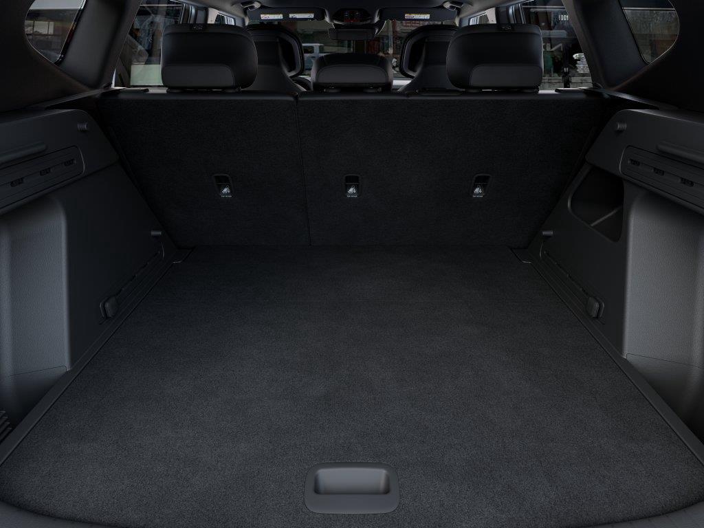 Vehicle photo 19