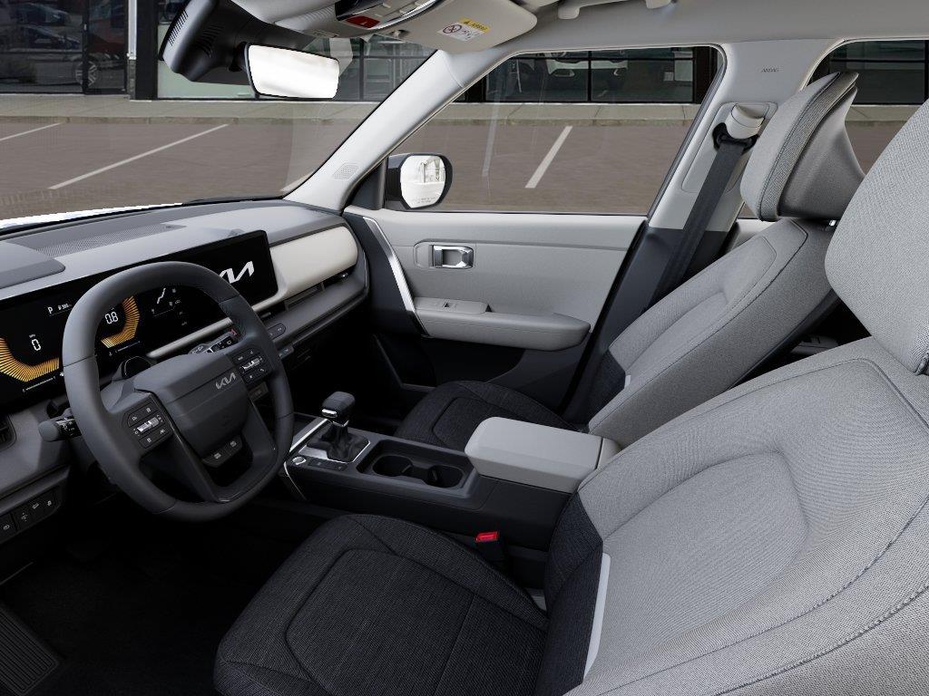 Vehicle photo 17