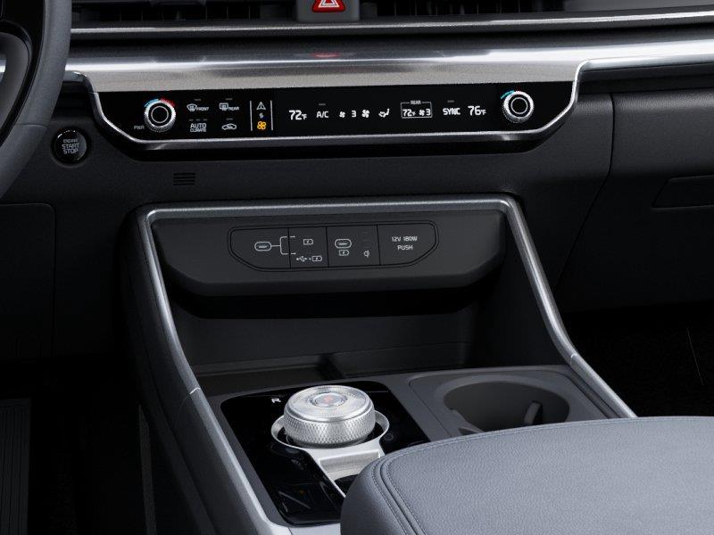 Vehicle photo 23