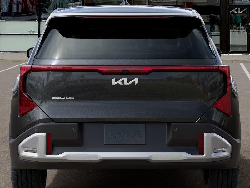 Vehicle photo 13