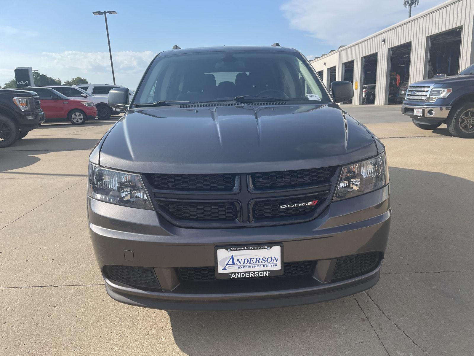 Vehicle photo 4