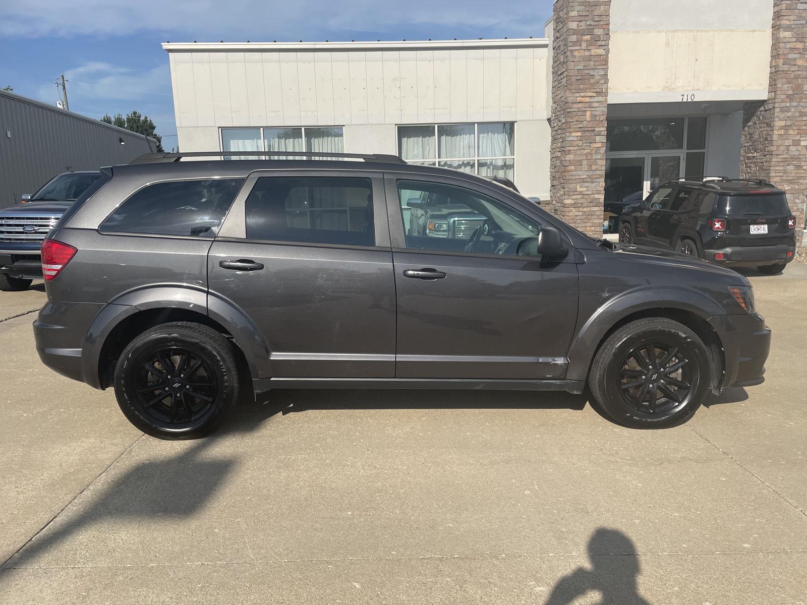 Vehicle photo 6