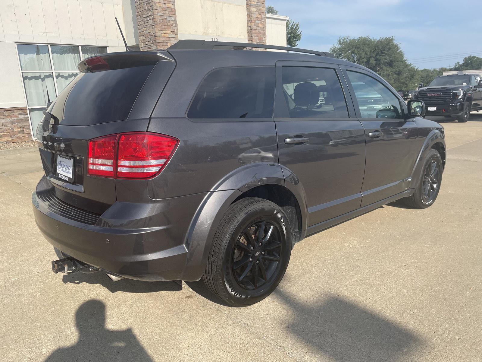 Vehicle photo 7
