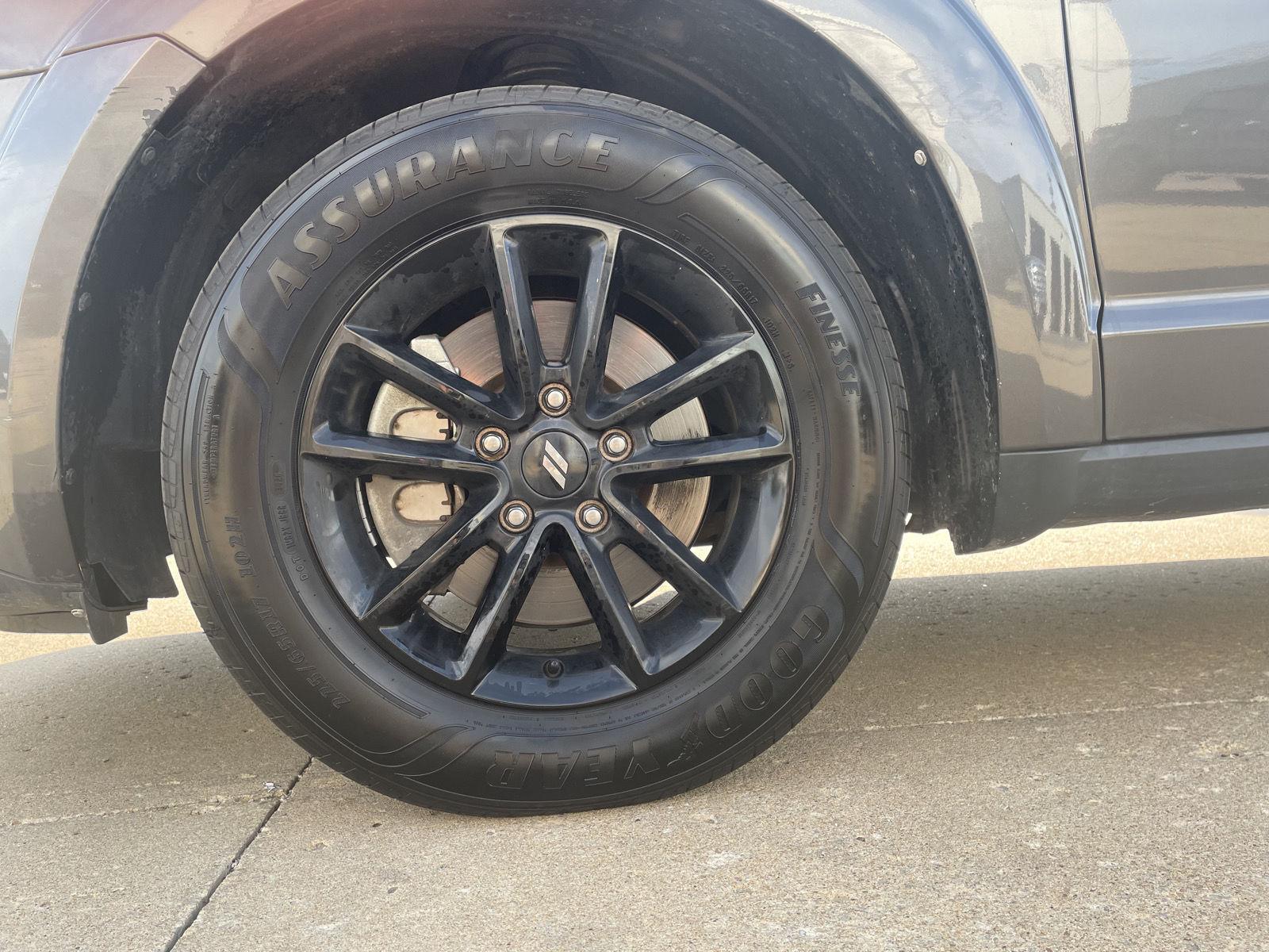 Vehicle photo 10