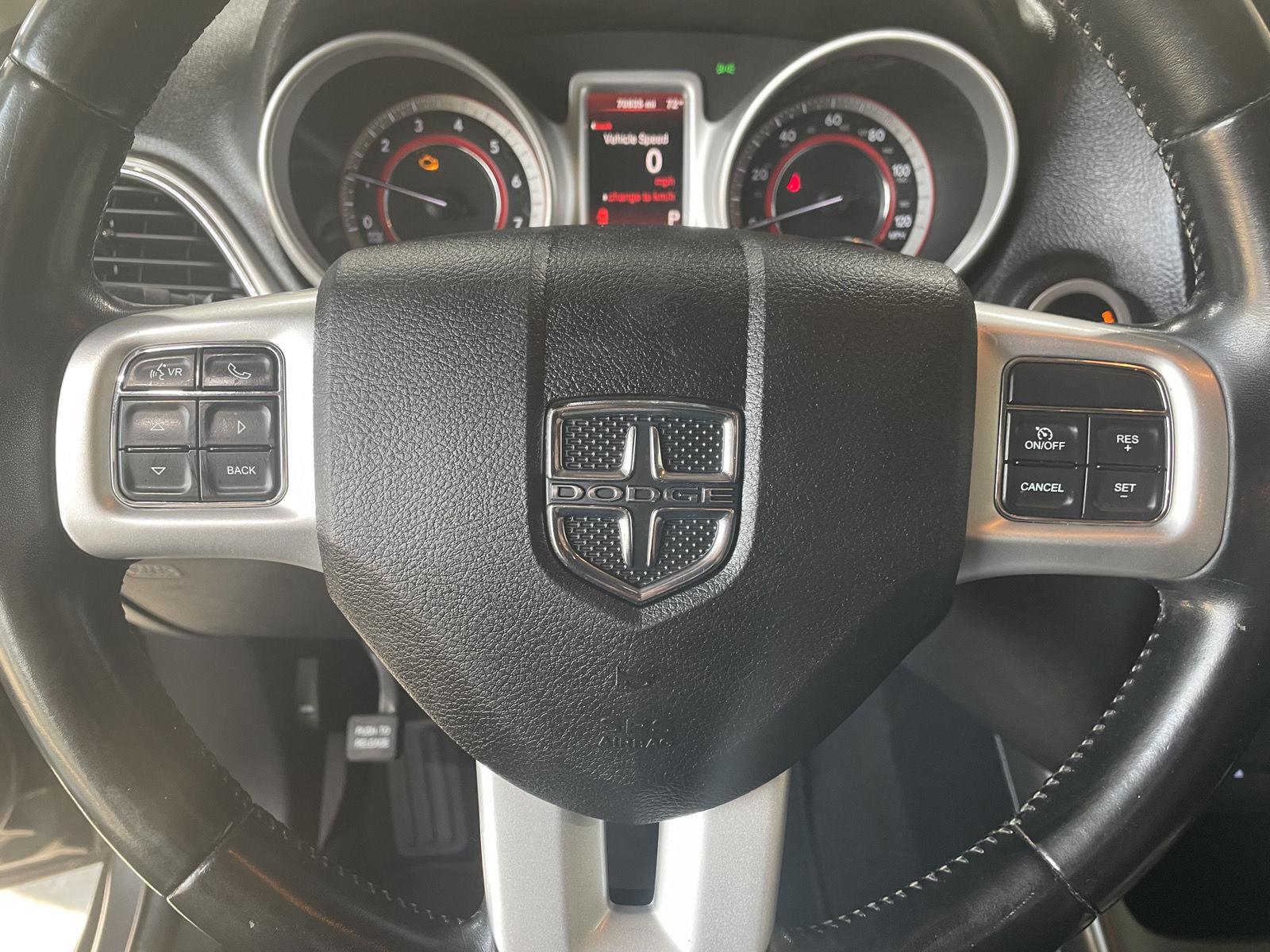 Vehicle photo 13