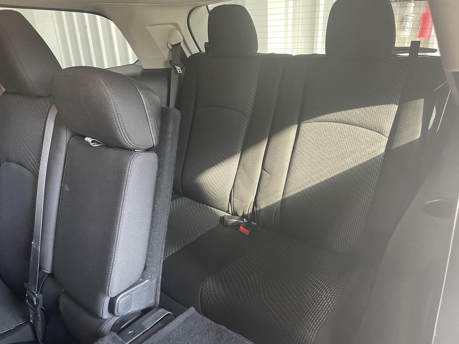 Vehicle photo 24