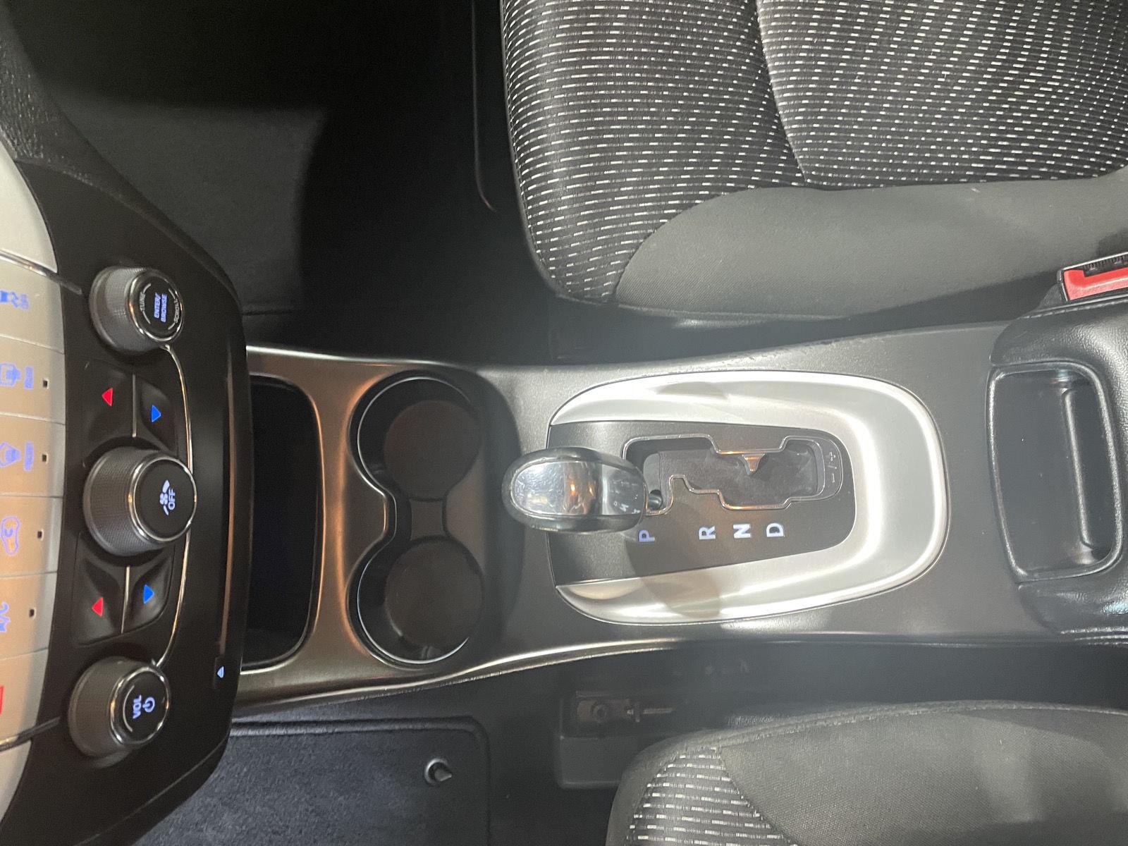 Vehicle photo 34