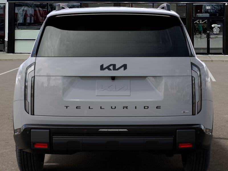 Vehicle photo 13
