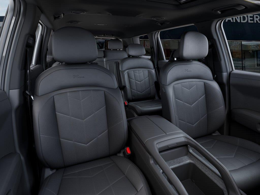 Vehicle photo 15
