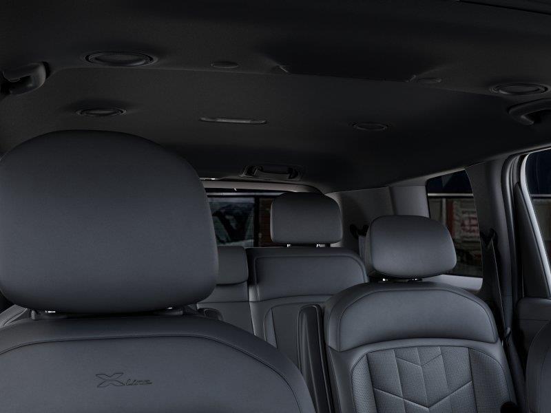 Vehicle photo 27