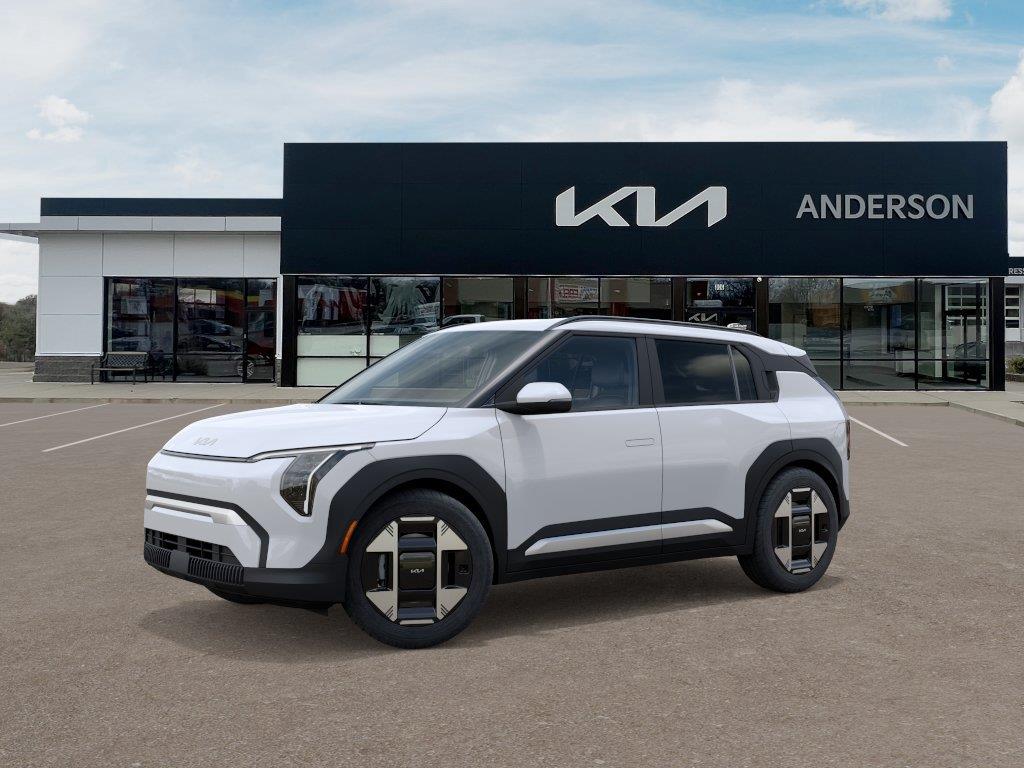Vehicle photo 3