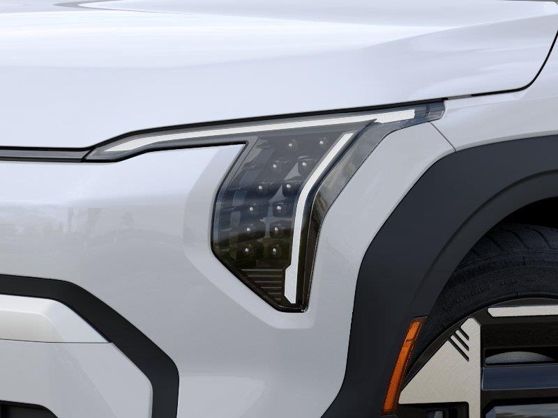 Vehicle photo 10