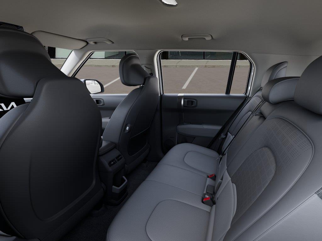 Vehicle photo 18