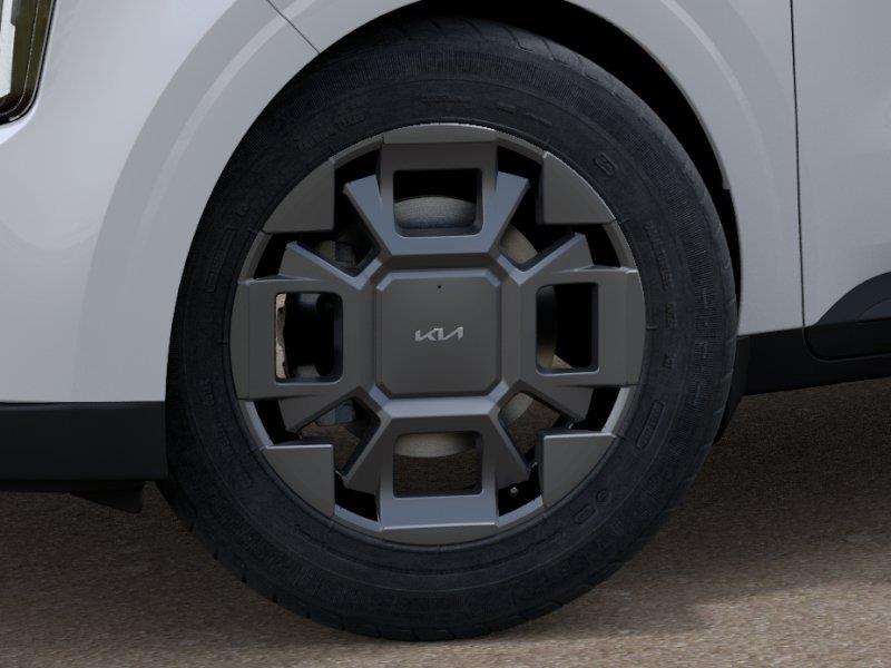 Vehicle photo 9