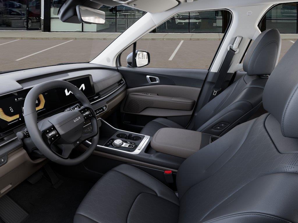 Vehicle photo 17