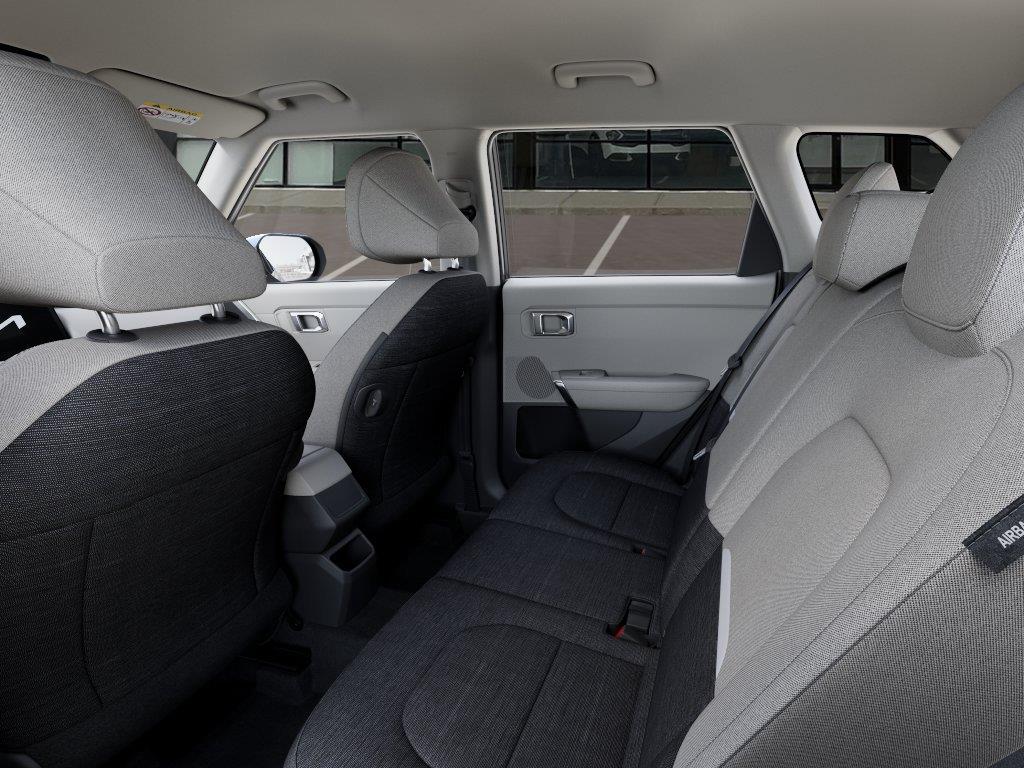 Vehicle photo 18