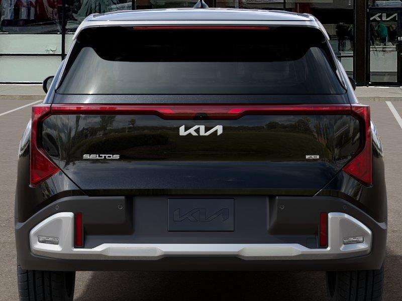 Vehicle photo 13