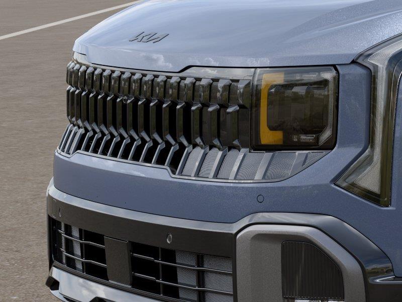 Vehicle photo 12