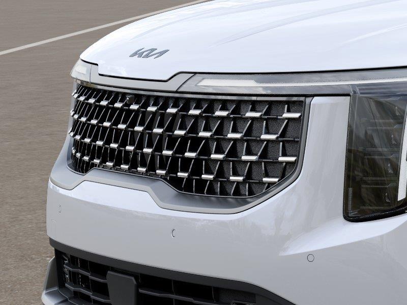Vehicle photo 12