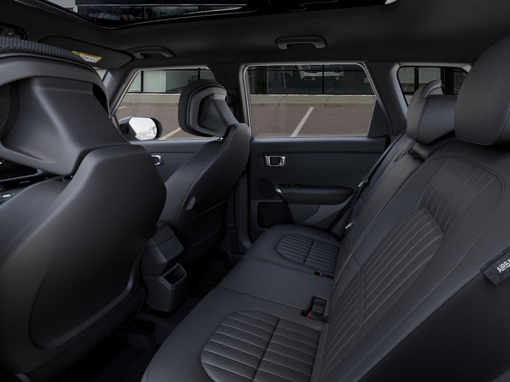 Vehicle photo 18