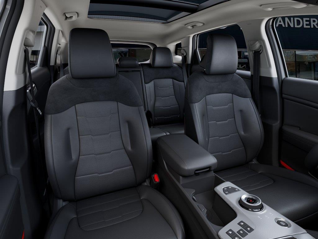 Vehicle photo 15