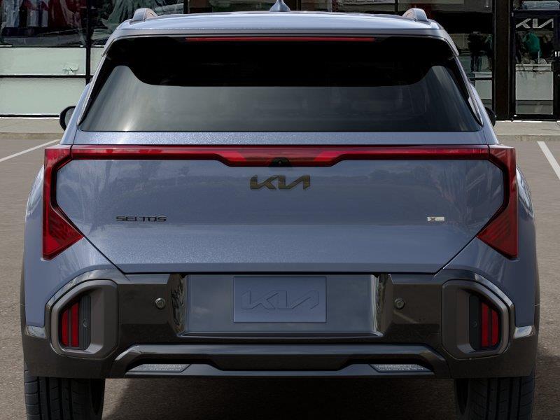 Vehicle photo 13