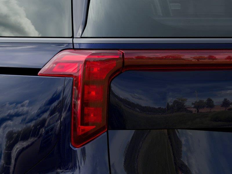 Vehicle photo 11