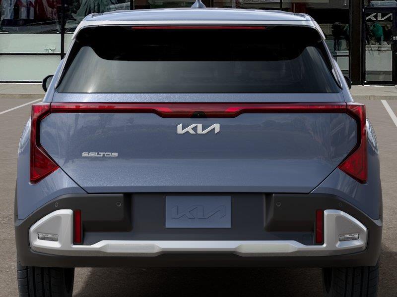 Vehicle photo 13