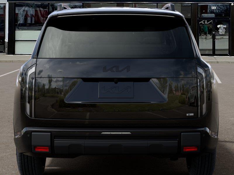 Vehicle photo 13