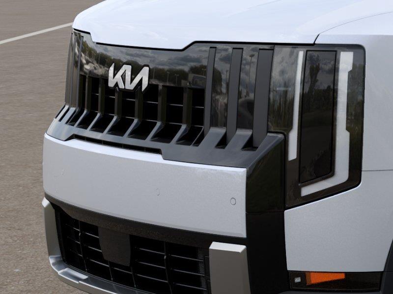 Vehicle photo 12