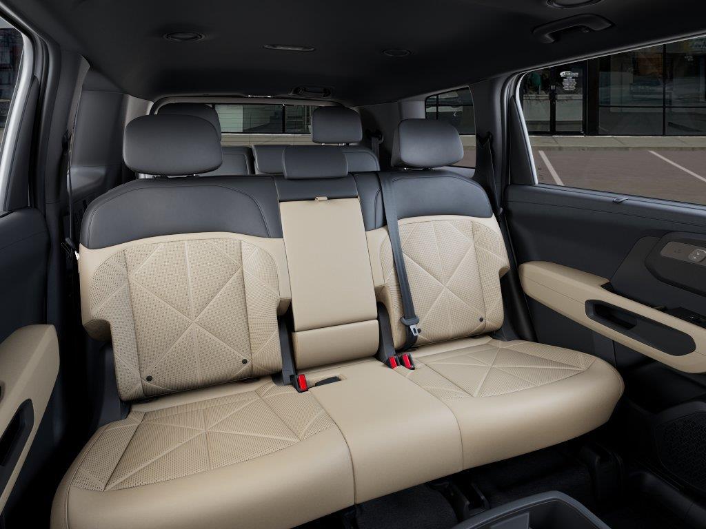 Vehicle photo 16