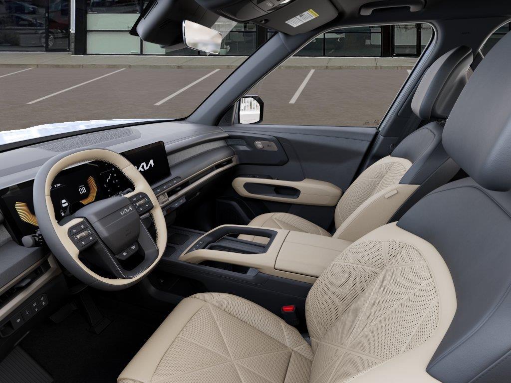 Vehicle photo 17