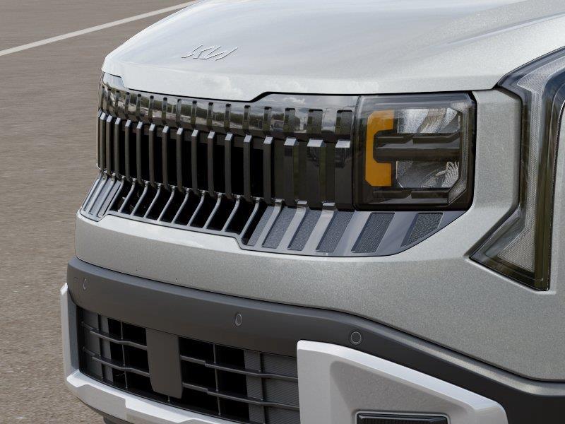 Vehicle photo 12